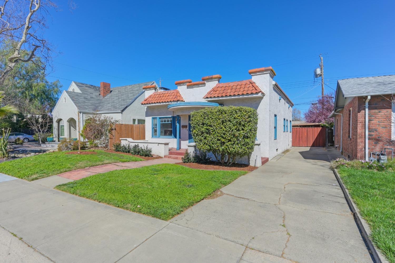 Burnett Way, Sacramento, CA, 95818-2437