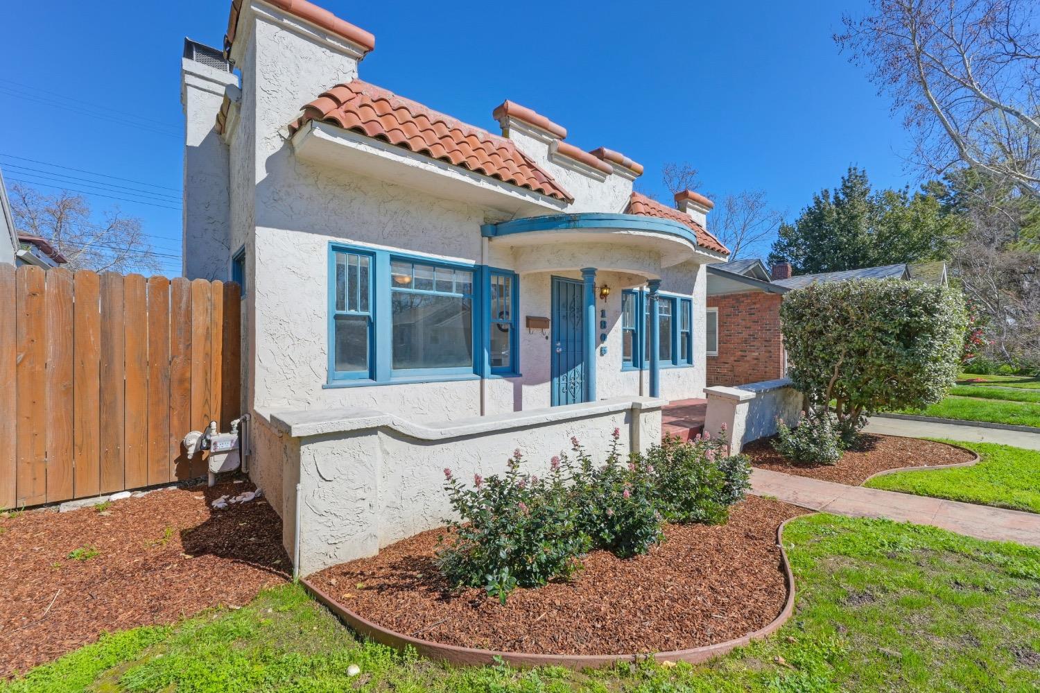Burnett Way, Sacramento, CA, 95818-2437