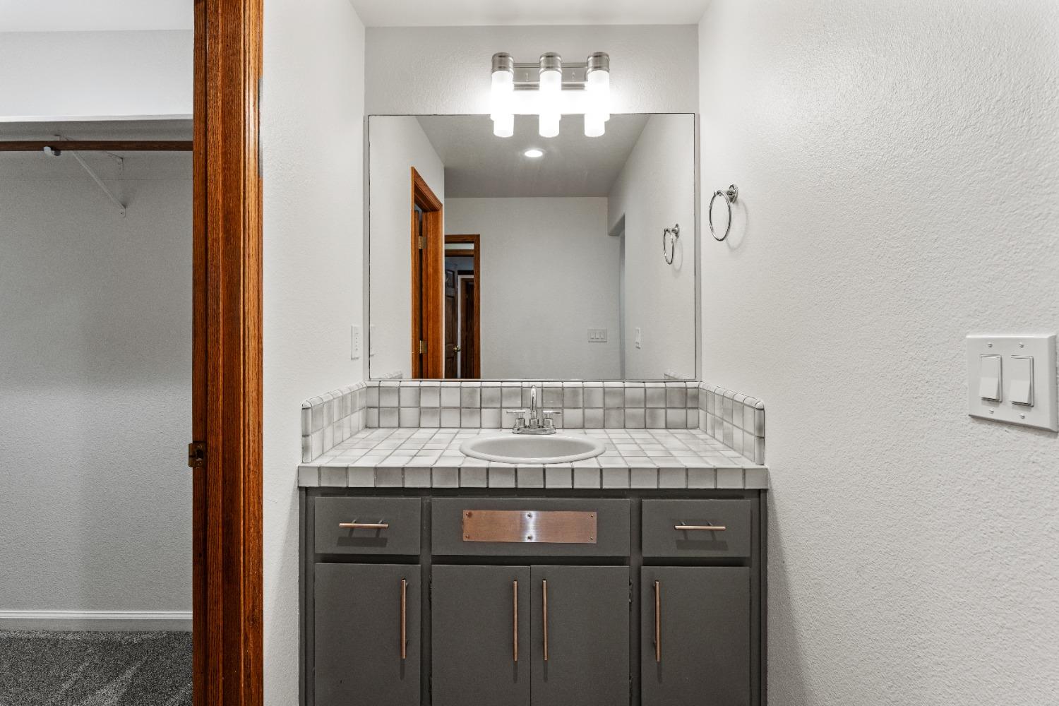 Detail Gallery Image 28 of 98 For 791 N Circle Dr, Diamond Springs,  CA 95619 - 6 Beds | 4/2 Baths