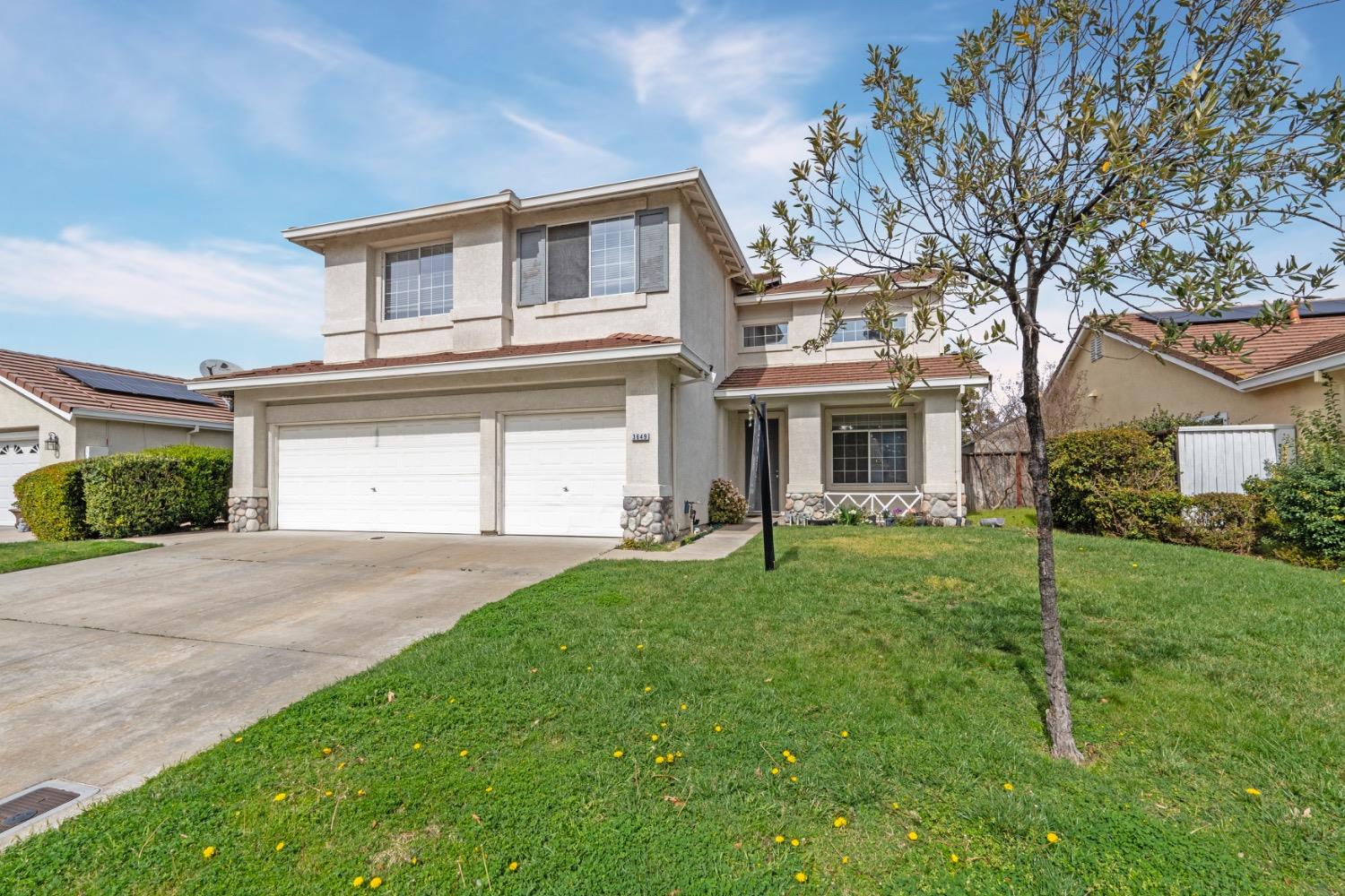 Detail Gallery Image 3 of 25 For 3649 Oakshores Dr, Stockton,  CA 95209 - 5 Beds | 3 Baths