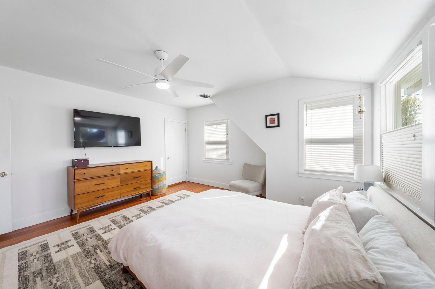 Highland Avenue, Sacramento, CA, 95818-3518