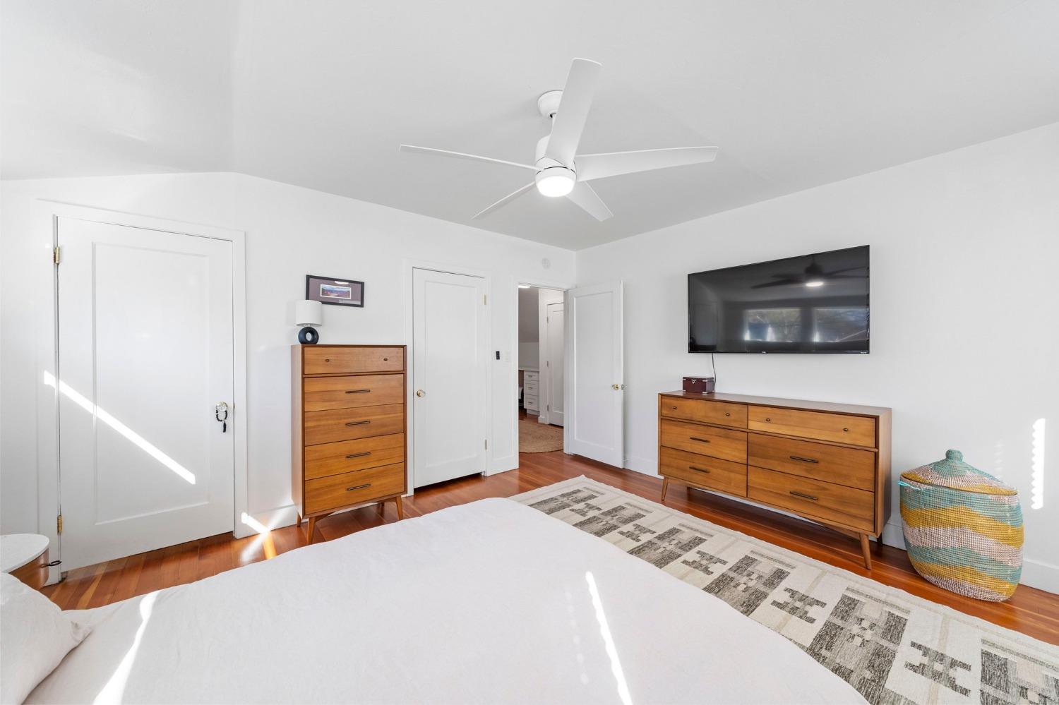 Highland Avenue, Sacramento, CA, 95818-3518