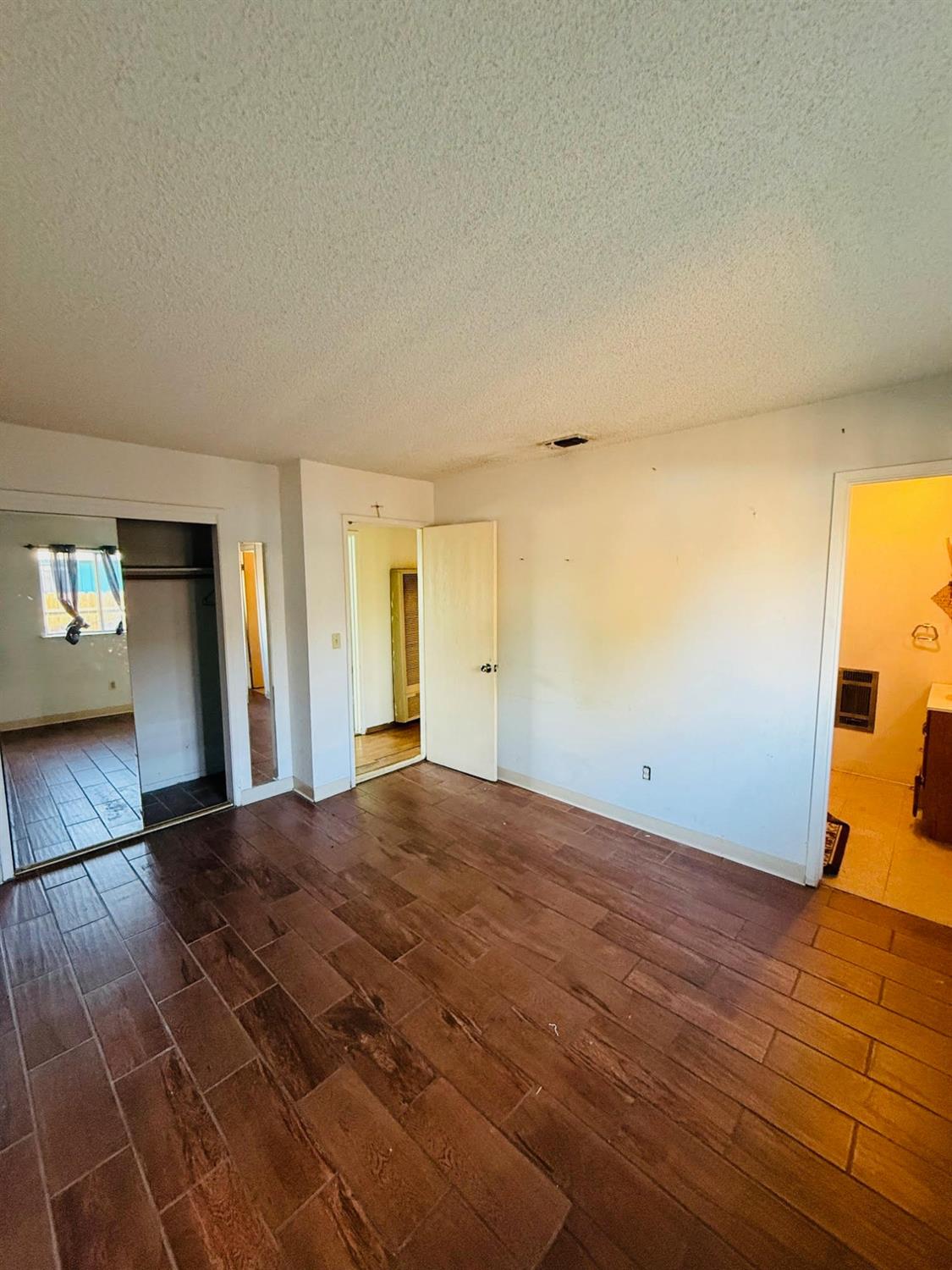 Detail Gallery Image 6 of 9 For 250 N Kady, Other City,  CA 93654 - 4 Beds | 2 Baths