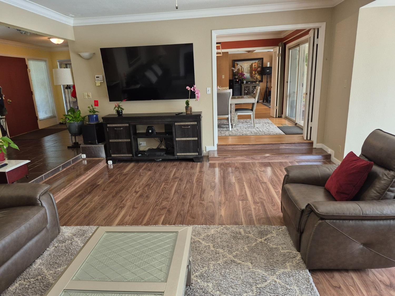 Detail Gallery Image 4 of 43 For 2140 Pennington Ct, Stockton,  CA 95207 - 4 Beds | 3 Baths