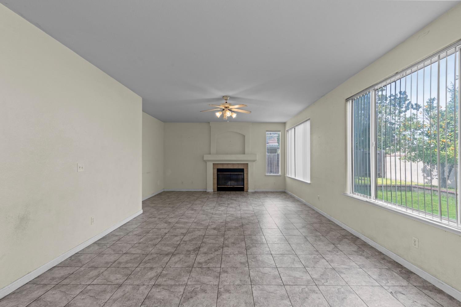 Detail Gallery Image 7 of 25 For 3649 Oakshores Dr, Stockton,  CA 95209 - 5 Beds | 3 Baths