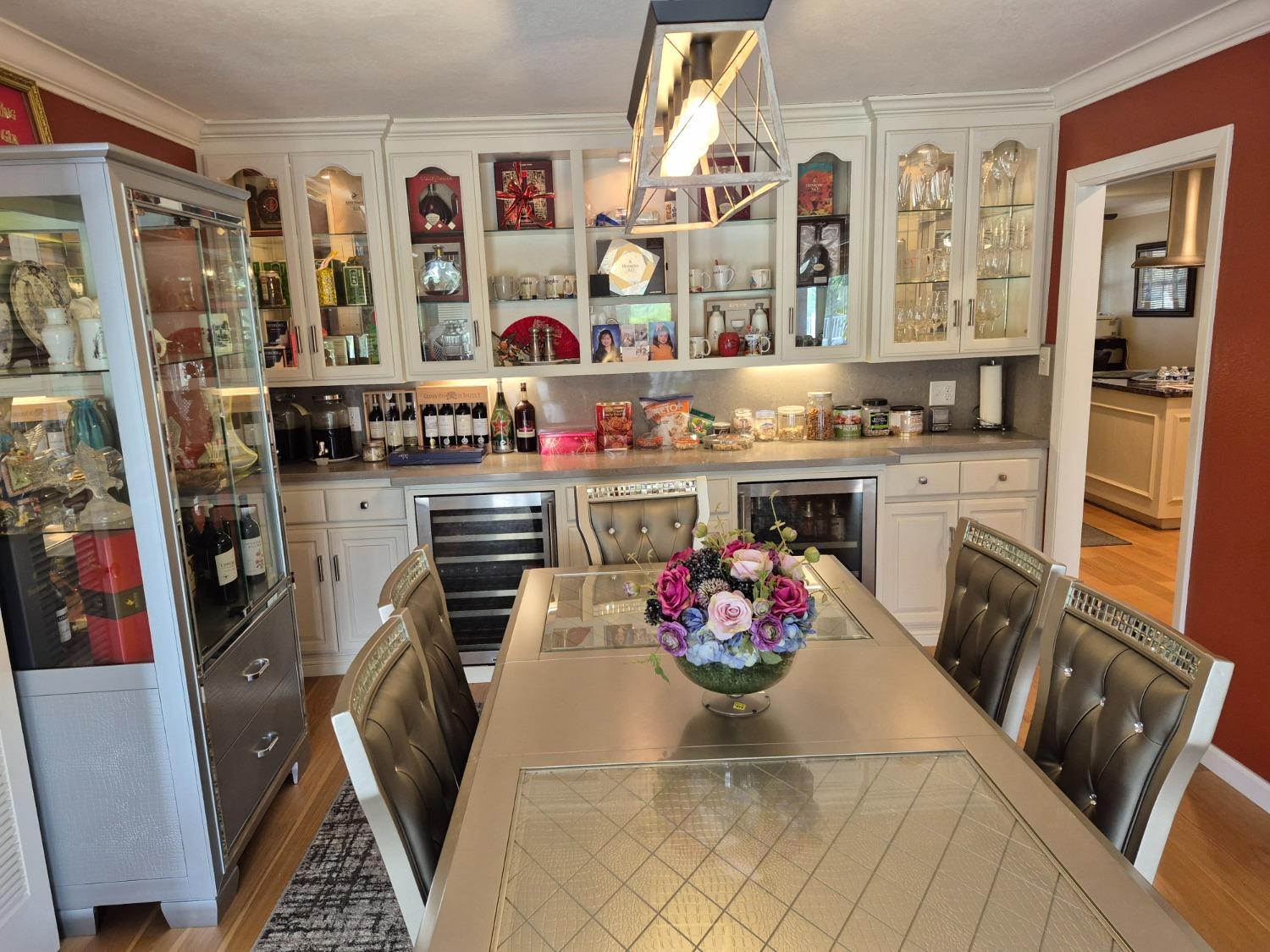 Detail Gallery Image 8 of 43 For 2140 Pennington Ct, Stockton,  CA 95207 - 4 Beds | 3 Baths