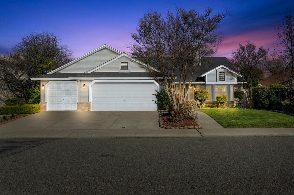 Detail Gallery Image 1 of 1 For 8120 Bellsbrae Dr, Antelope,  CA 95843 - 3 Beds | 2 Baths