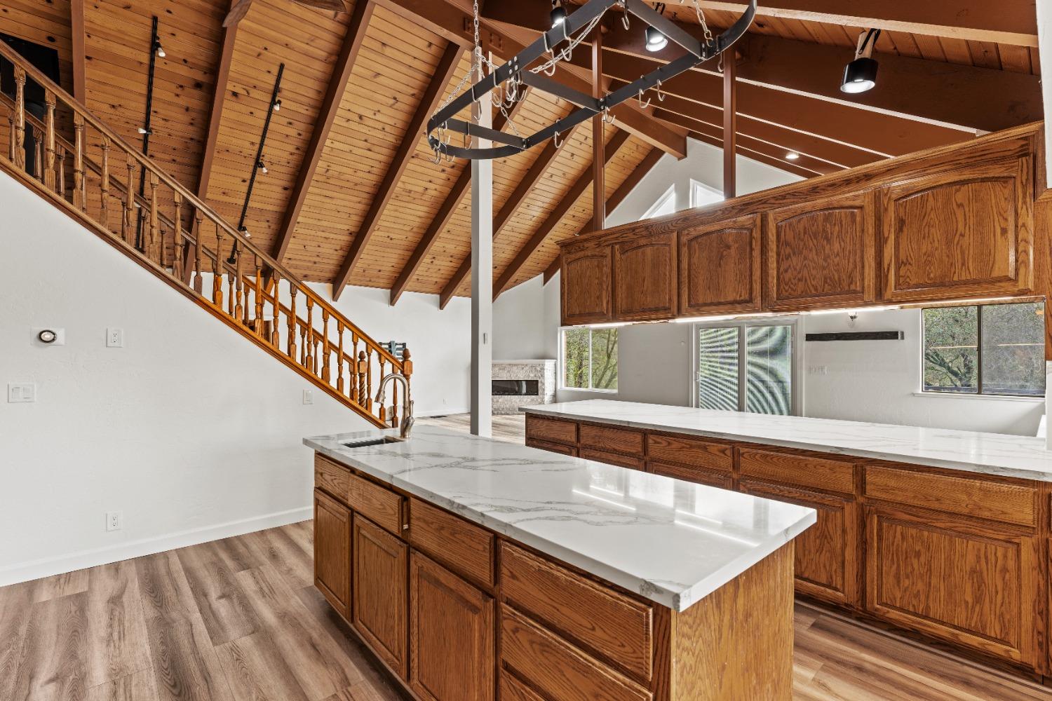Detail Gallery Image 23 of 98 For 791 N Circle Dr, Diamond Springs,  CA 95619 - 6 Beds | 4/2 Baths