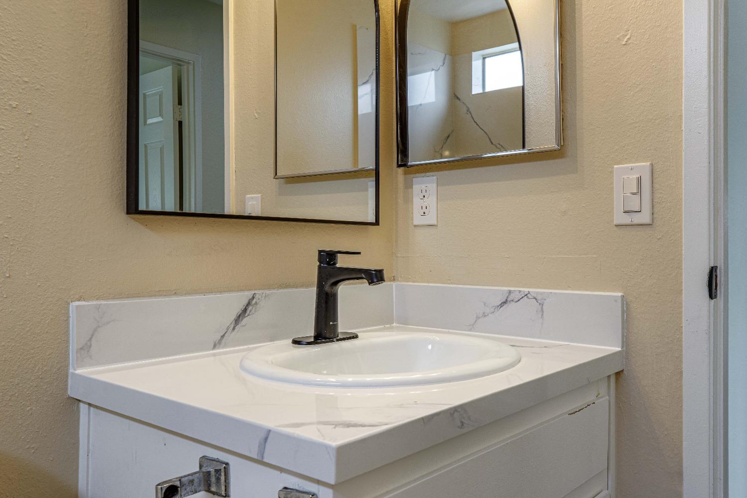 Detail Gallery Image 16 of 33 For 1349 Ghia Way, Manteca,  CA 95337 - 3 Beds | 2 Baths