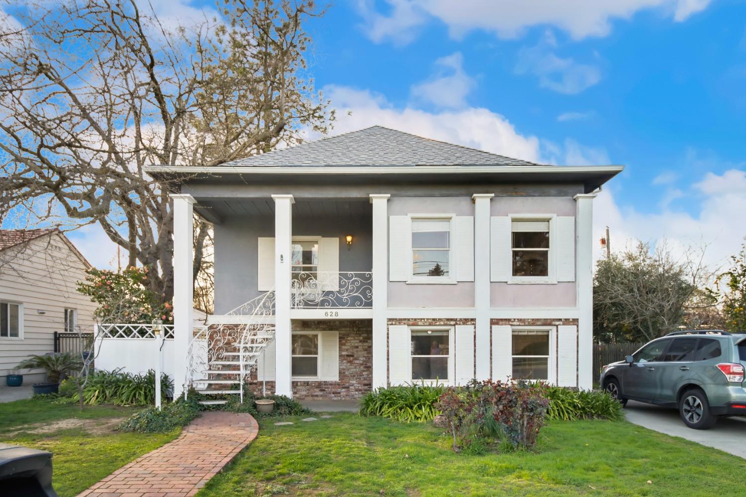 Detail Gallery Image 1 of 1 For 628 42nd St, Sacramento,  CA 95819 - 4 Beds | 3 Baths