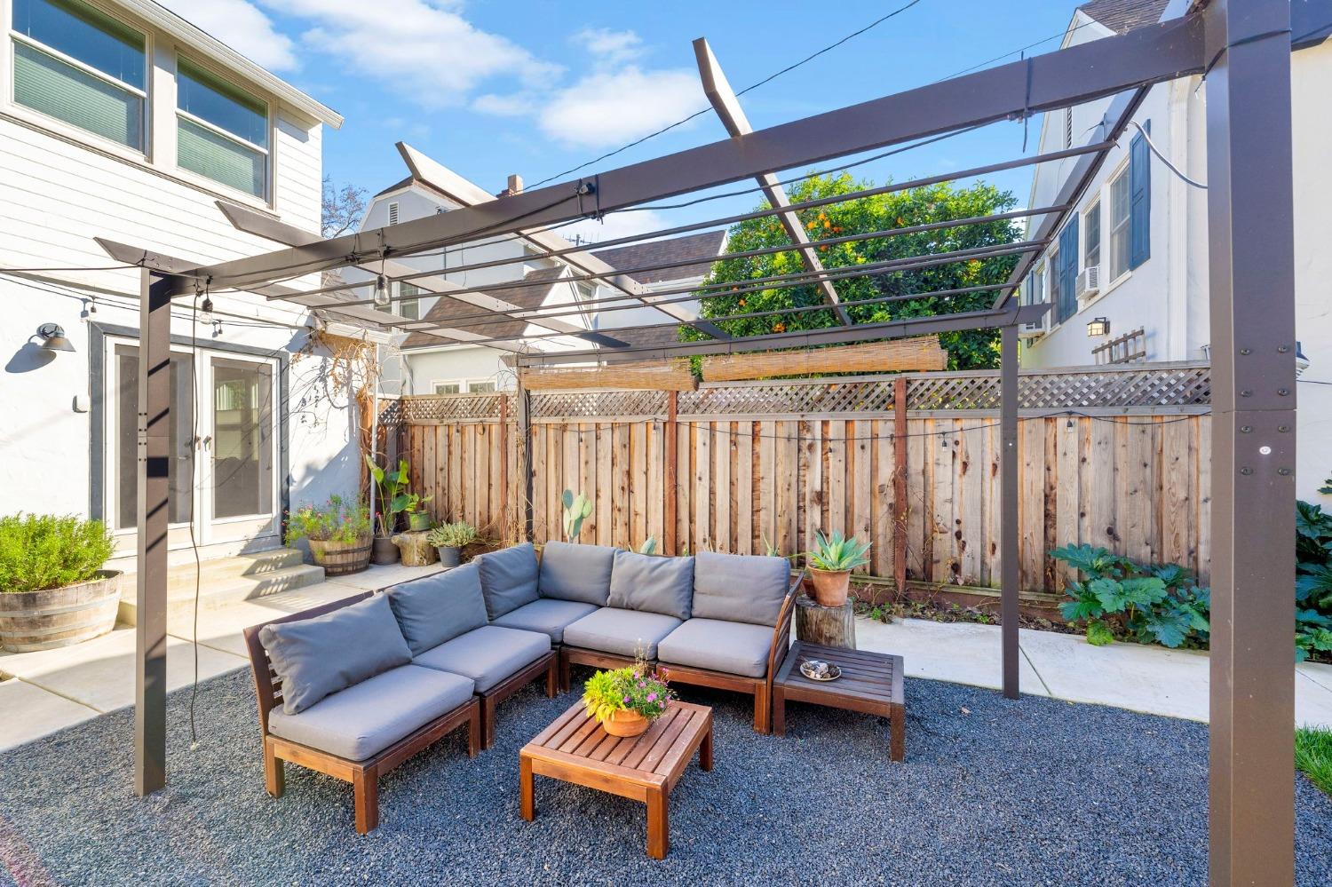 Highland Avenue, Sacramento, CA, 95818-3518