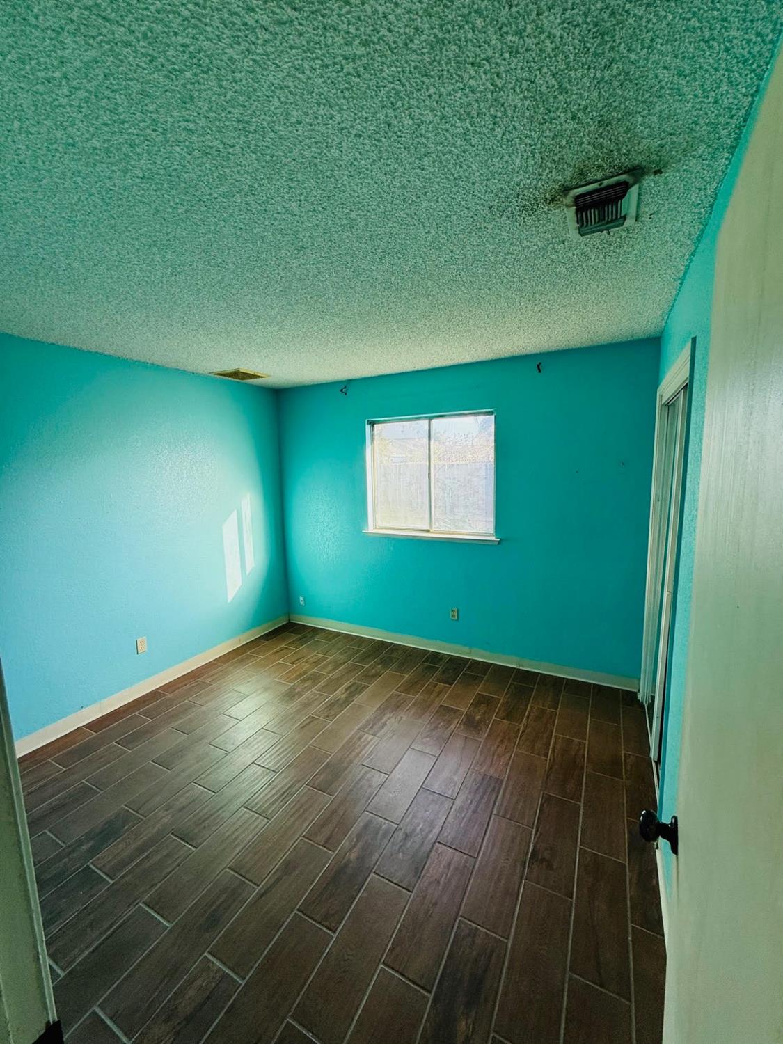 Detail Gallery Image 9 of 9 For 250 N Kady, Other City,  CA 93654 - 4 Beds | 2 Baths