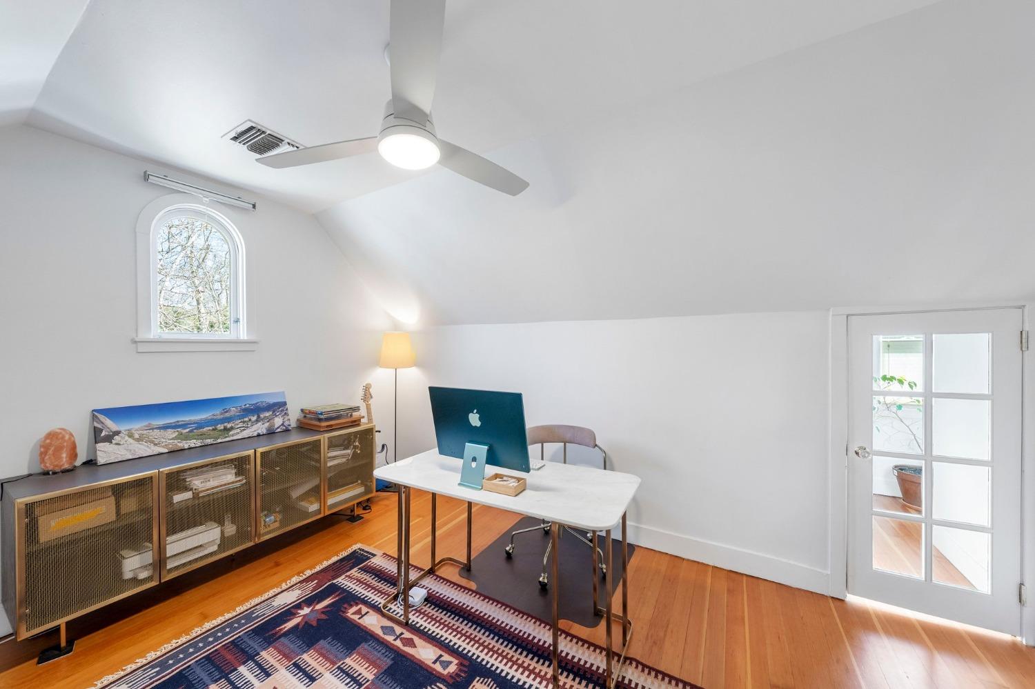 Highland Avenue, Sacramento, CA, 95818-3518