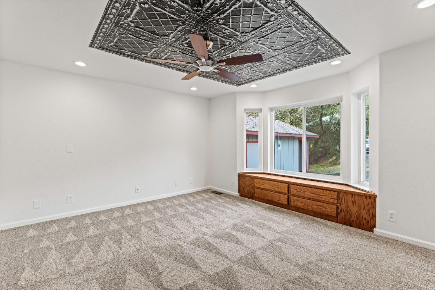 Detail Gallery Image 26 of 98 For 791 N Circle Dr, Diamond Springs,  CA 95619 - 6 Beds | 4/2 Baths