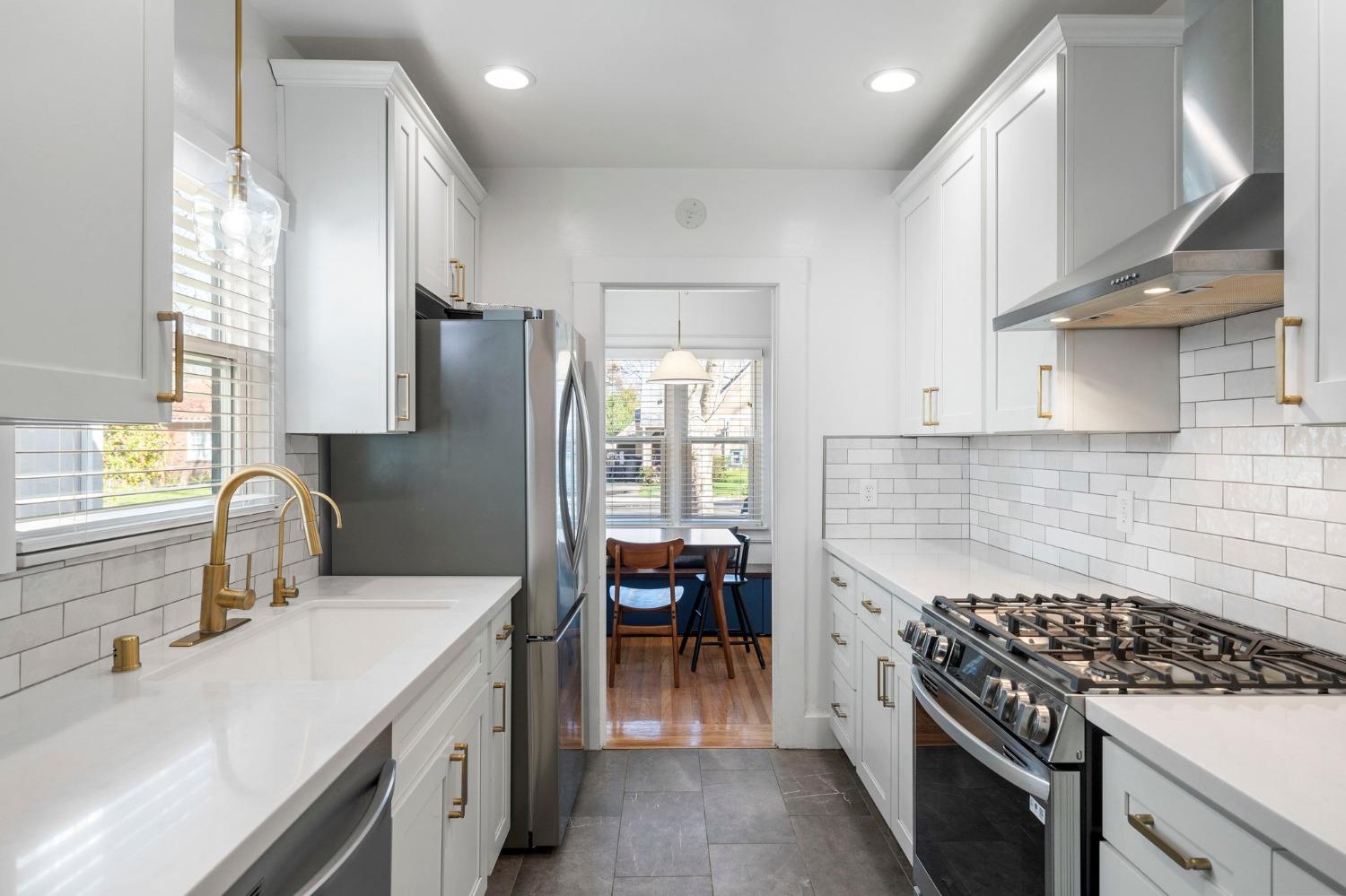 Highland Avenue, Sacramento, CA, 95818-3518