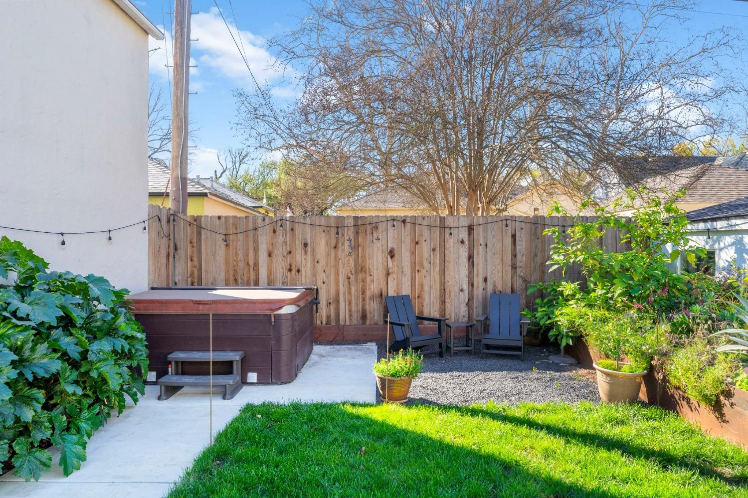 Highland Avenue, Sacramento, CA, 95818-3518