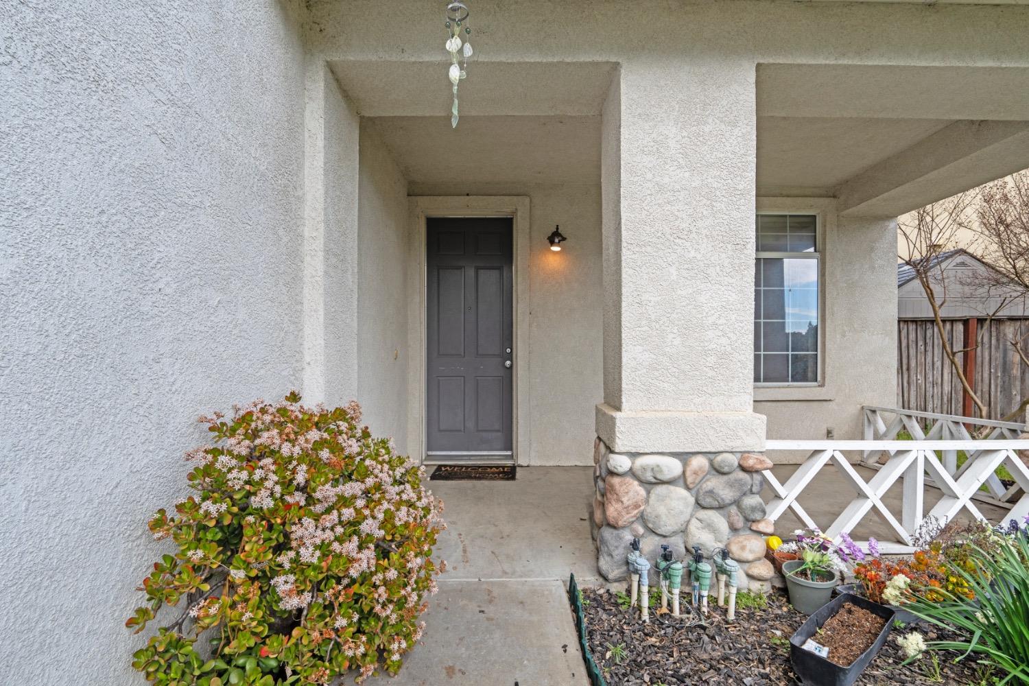 Detail Gallery Image 4 of 25 For 3649 Oakshores Dr, Stockton,  CA 95209 - 5 Beds | 3 Baths