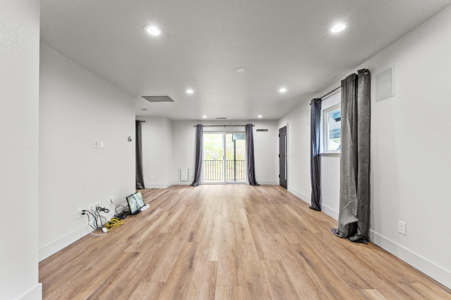 Detail Gallery Image 62 of 98 For 791 N Circle Dr, Diamond Springs,  CA 95619 - 6 Beds | 4/2 Baths