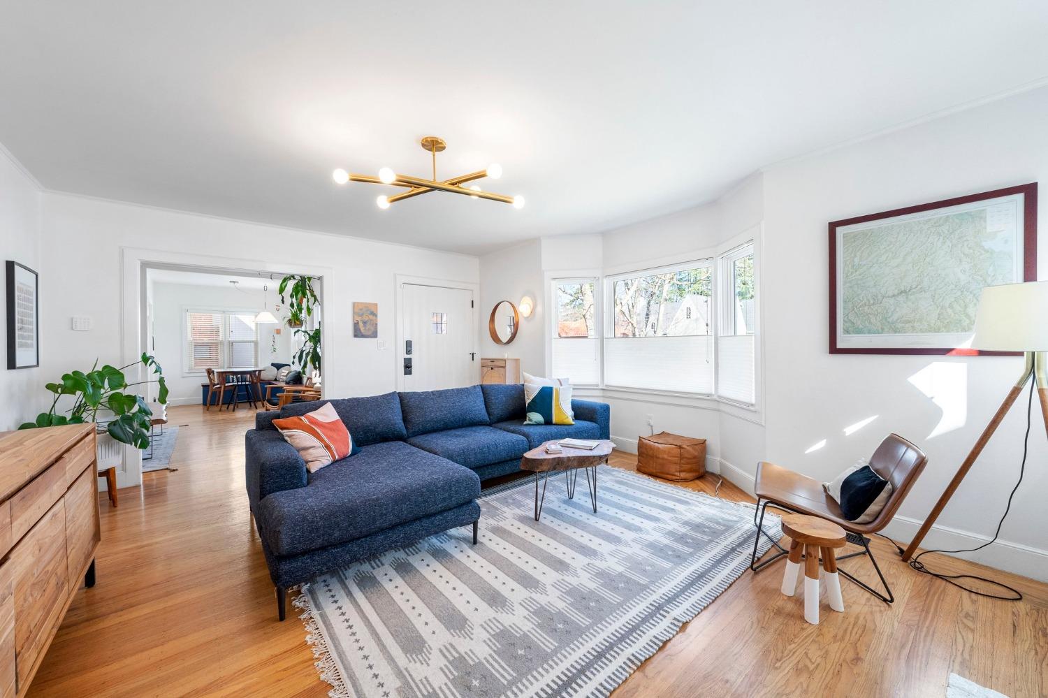 Highland Avenue, Sacramento, CA, 95818-3518