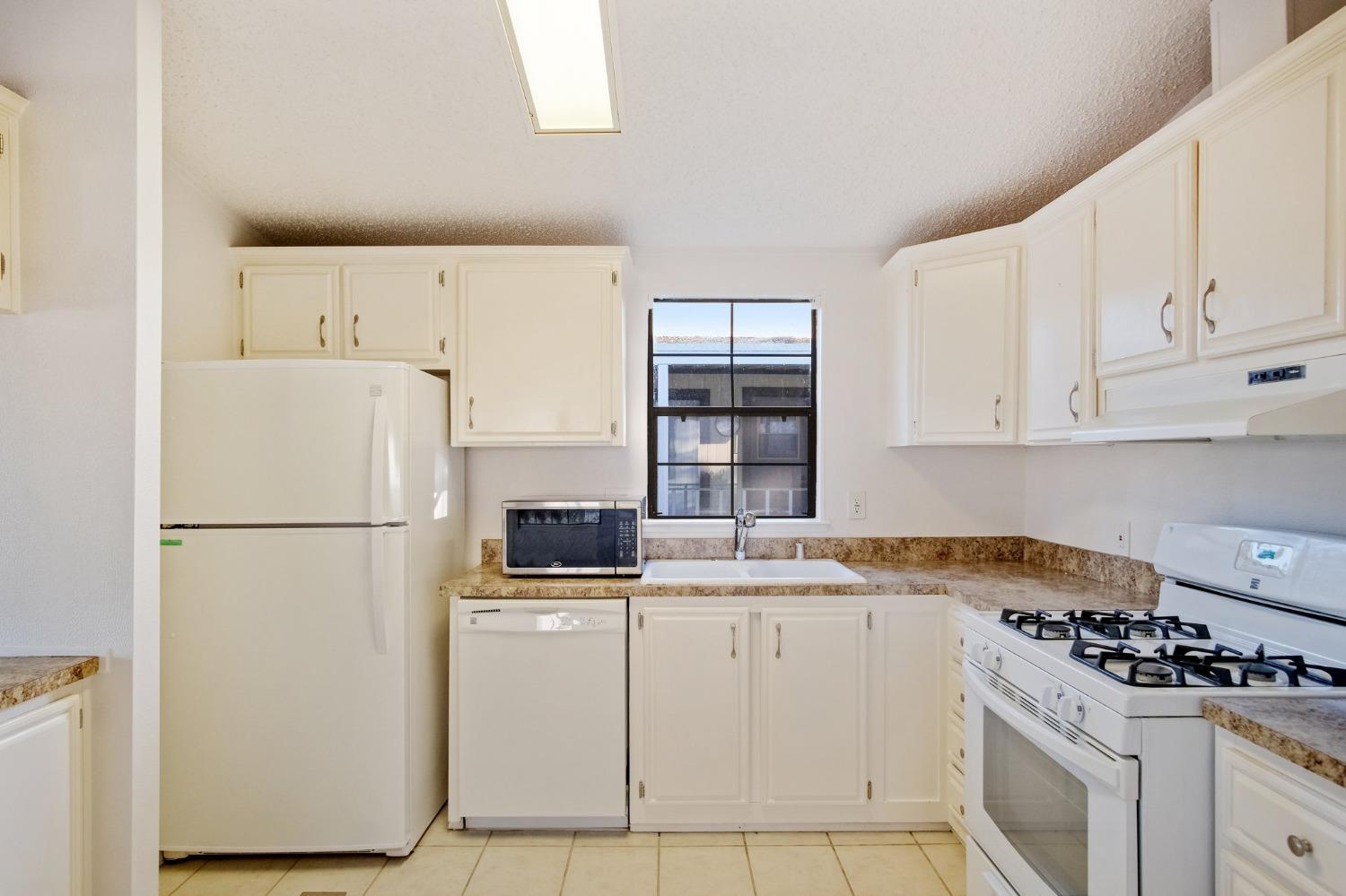 Detail Gallery Image 7 of 28 For 1500 Held Dr 103, Modesto,  CA 95355 - 2 Beds | 2 Baths