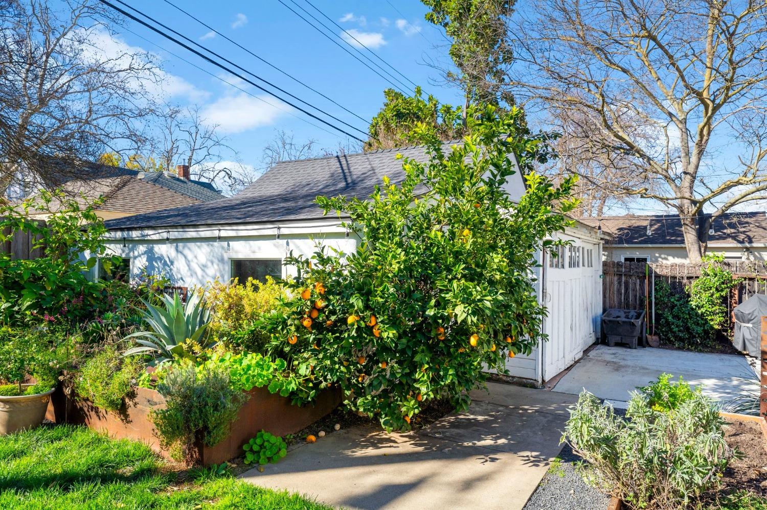 Highland Avenue, Sacramento, CA, 95818-3518