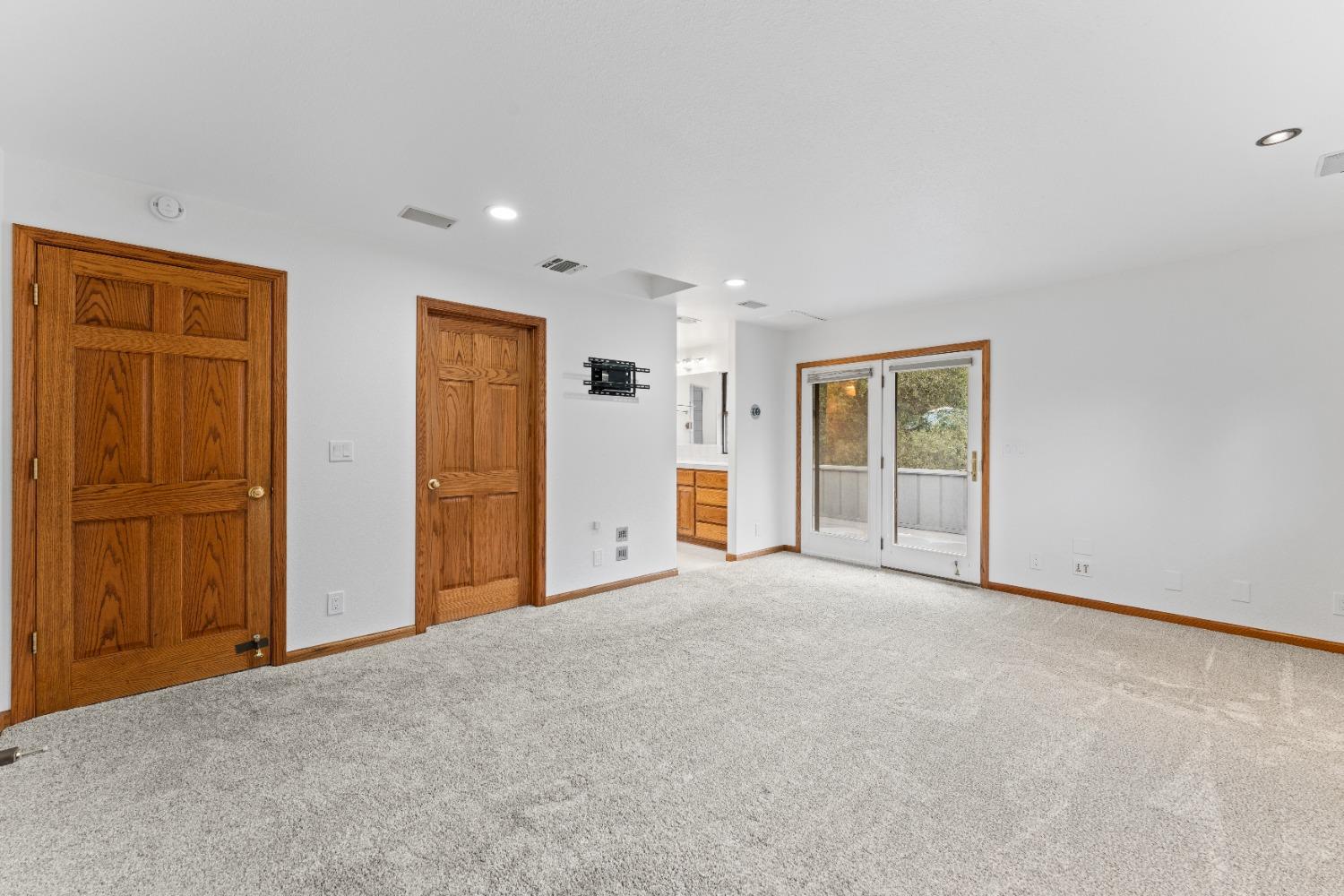 Detail Gallery Image 42 of 98 For 791 N Circle Dr, Diamond Springs,  CA 95619 - 6 Beds | 4/2 Baths