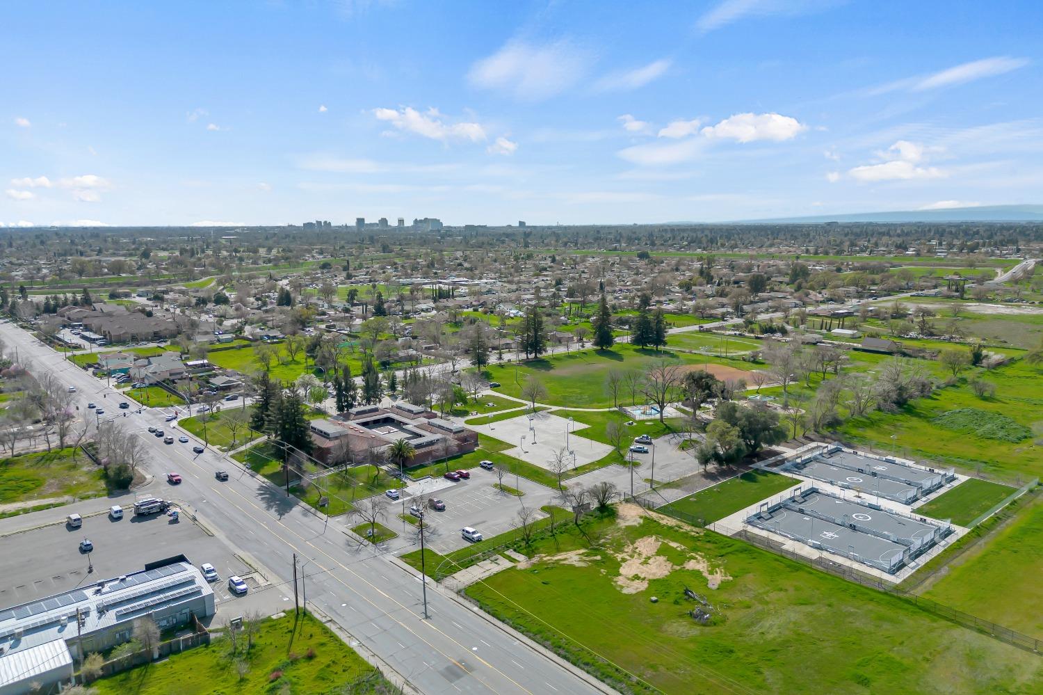 South, Sacramento, California image 40