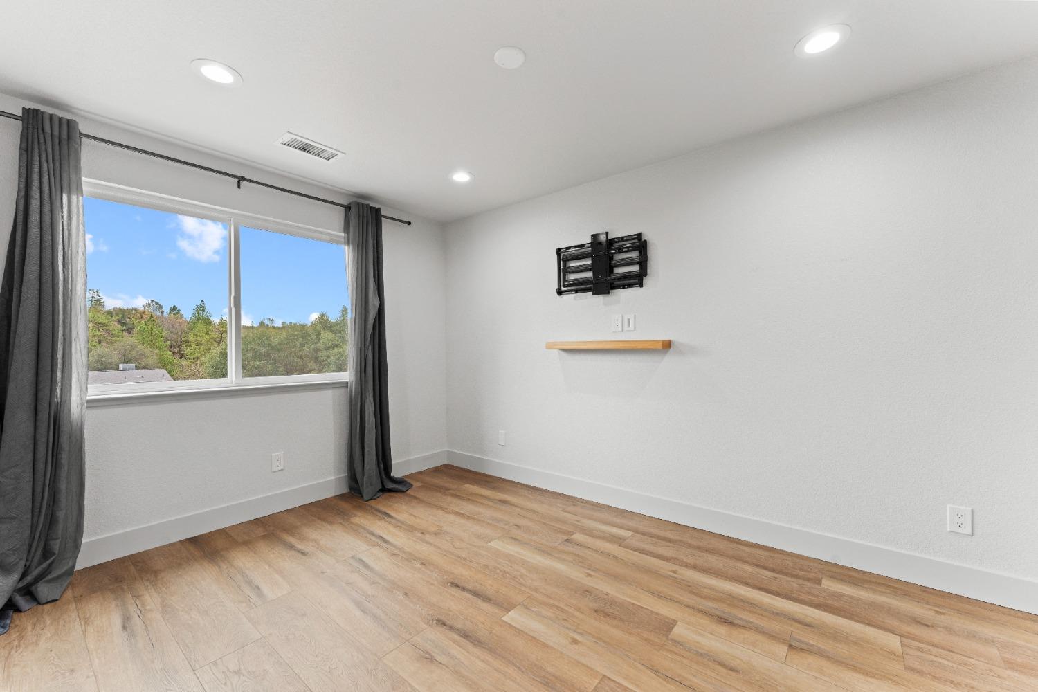 Detail Gallery Image 63 of 98 For 791 N Circle Dr, Diamond Springs,  CA 95619 - 6 Beds | 4/2 Baths