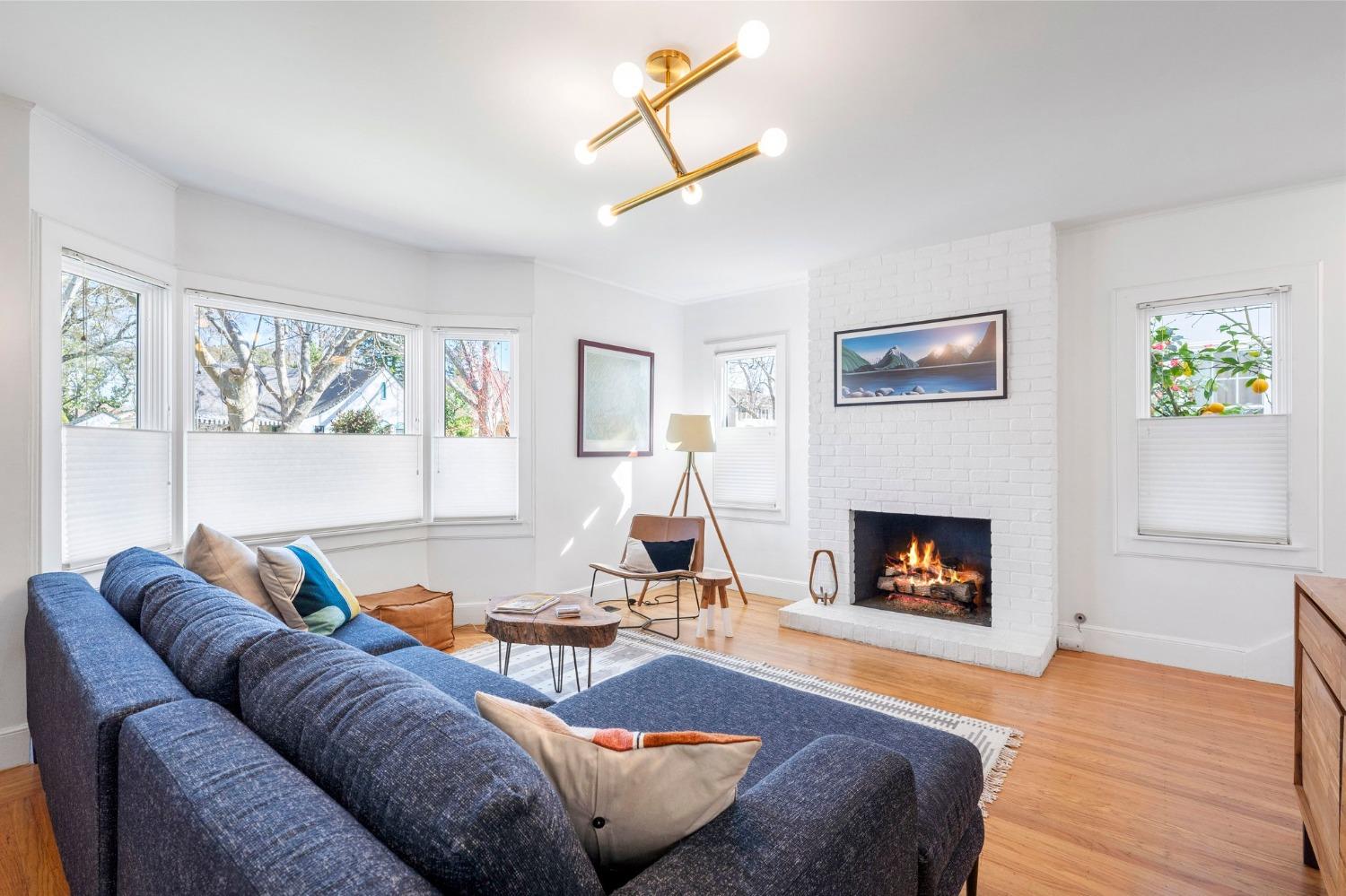 Highland Avenue, Sacramento, CA, 95818-3518