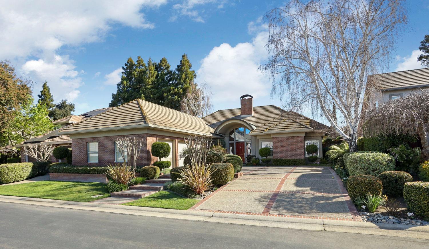Detail Gallery Image 1 of 1 For 3970 Glen Abby Cir, Stockton,  CA 95219 - 3 Beds | 2/1 Baths