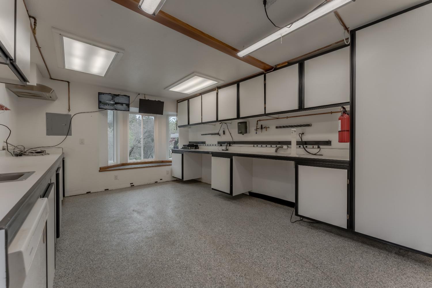 Detail Gallery Image 78 of 98 For 791 N Circle Dr, Diamond Springs,  CA 95619 - 6 Beds | 4/2 Baths