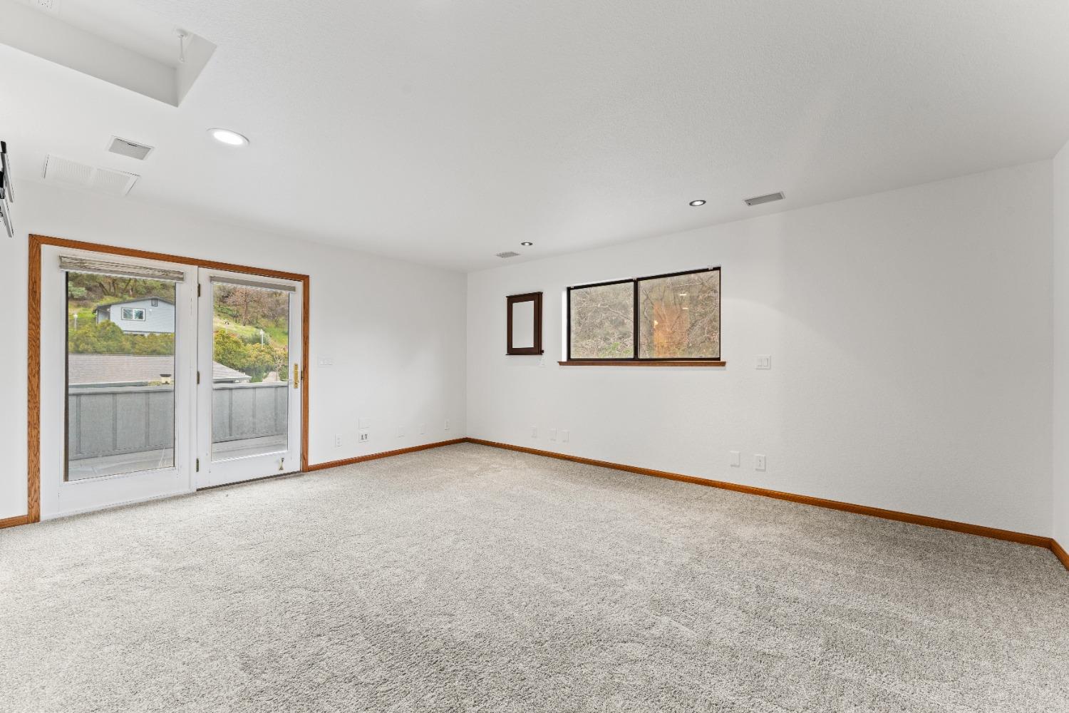 Detail Gallery Image 41 of 98 For 791 N Circle Dr, Diamond Springs,  CA 95619 - 6 Beds | 4/2 Baths