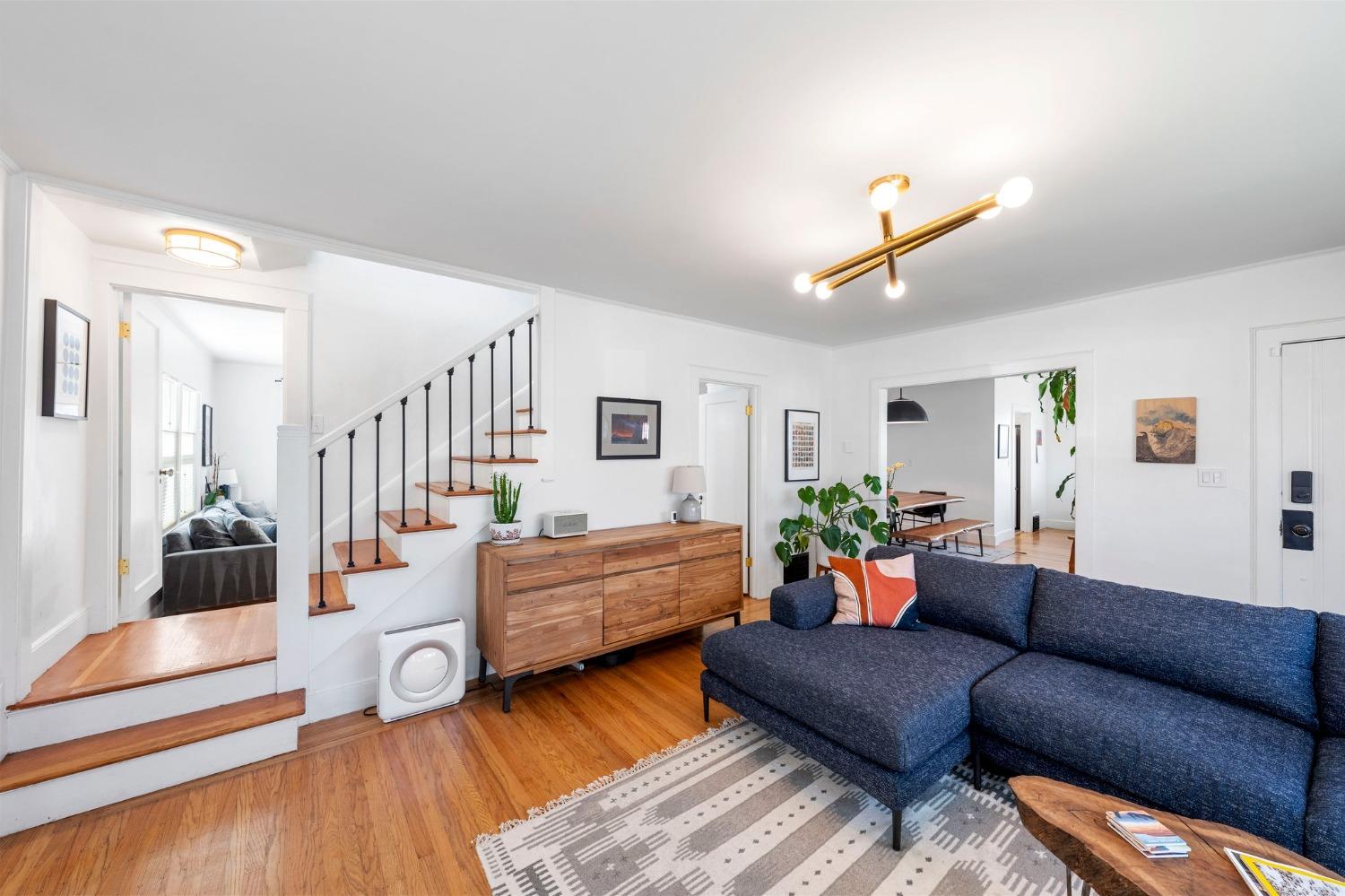 Highland Avenue, Sacramento, CA, 95818-3518