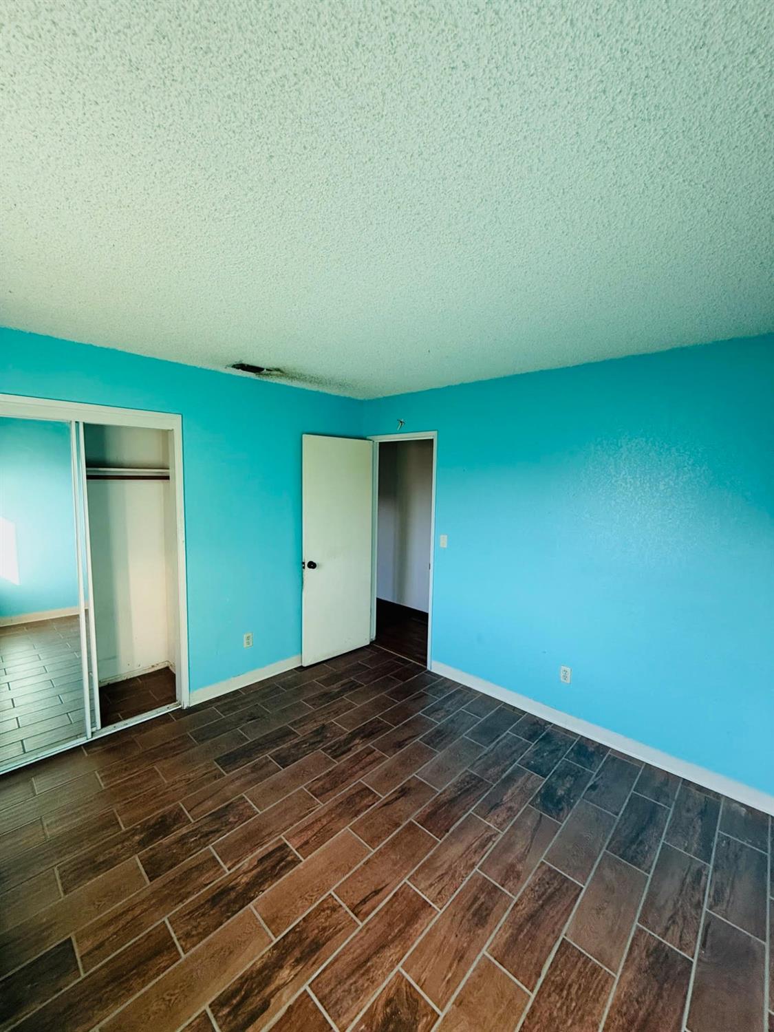 Detail Gallery Image 8 of 9 For 250 N Kady, Other City,  CA 93654 - 4 Beds | 2 Baths