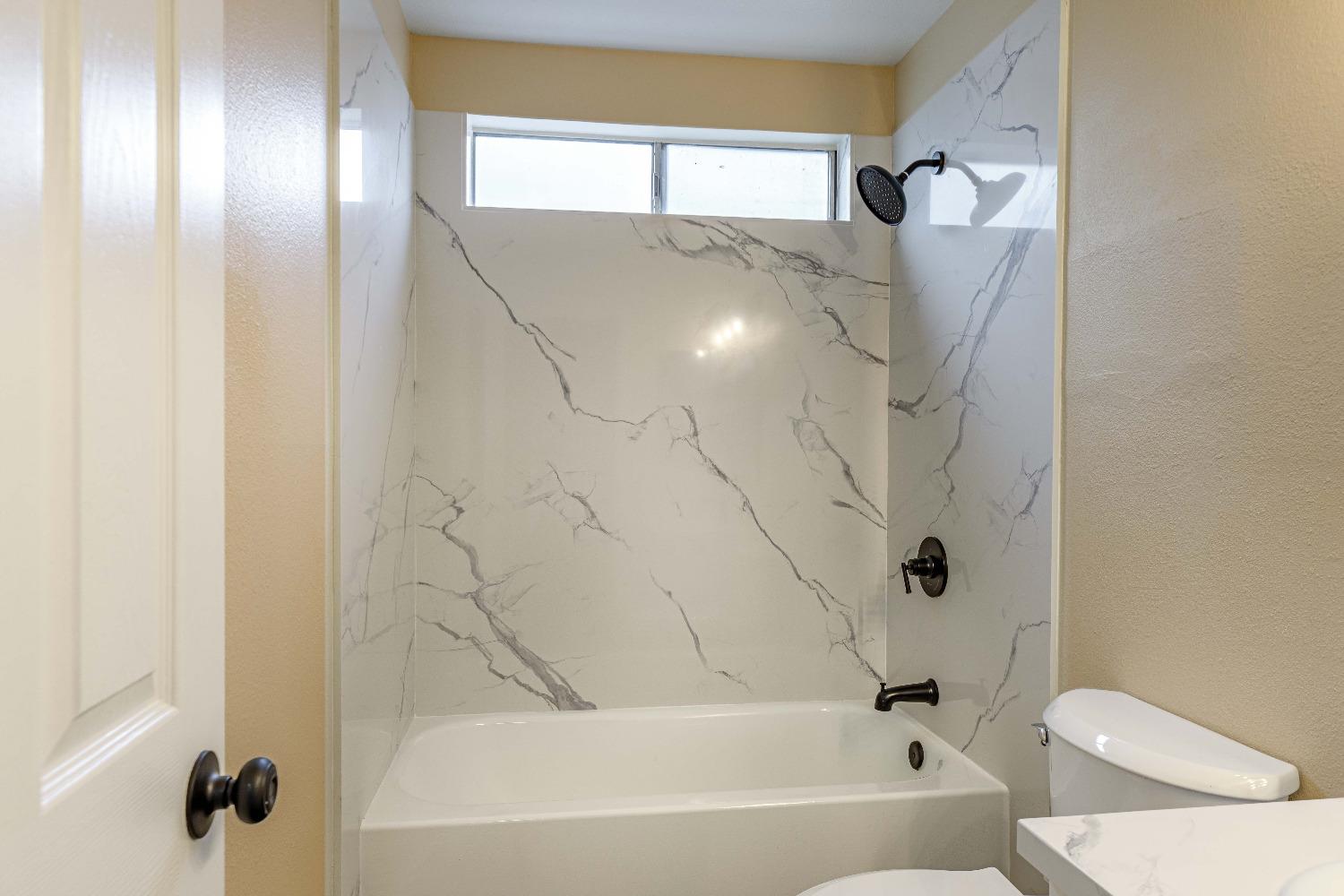 Detail Gallery Image 17 of 33 For 1349 Ghia Way, Manteca,  CA 95337 - 3 Beds | 2 Baths