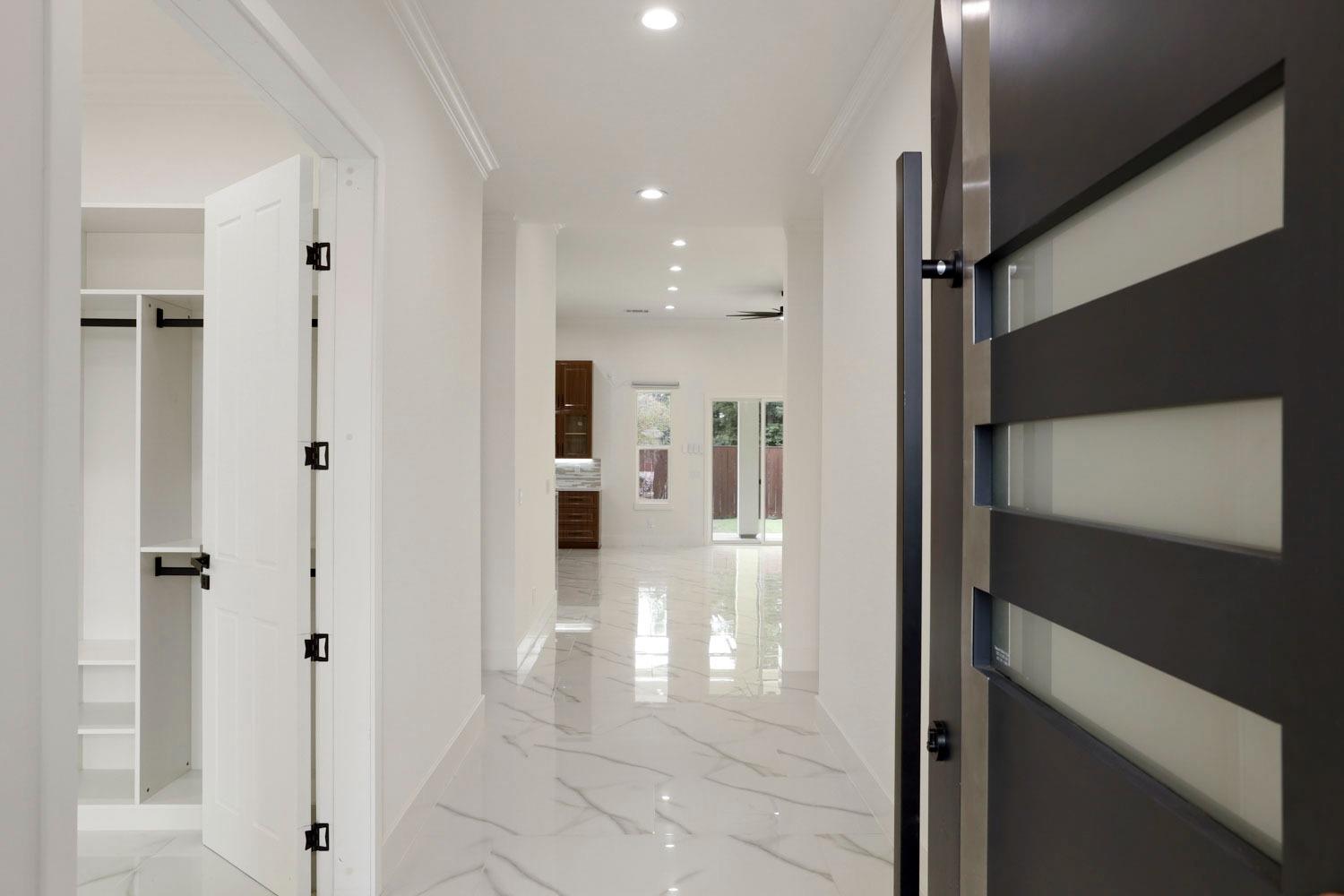 Detail Gallery Image 8 of 58 For 2442 Vintage Oaks Ct, Lodi,  CA 95242 - 4 Beds | 3/1 Baths