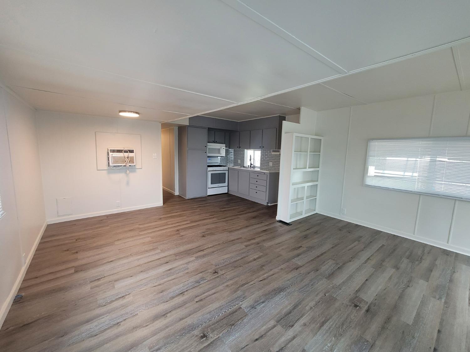 Detail Gallery Image 6 of 14 For 98 Rancho Grande, Atwater,  CA 95301 - 2 Beds | 1 Baths