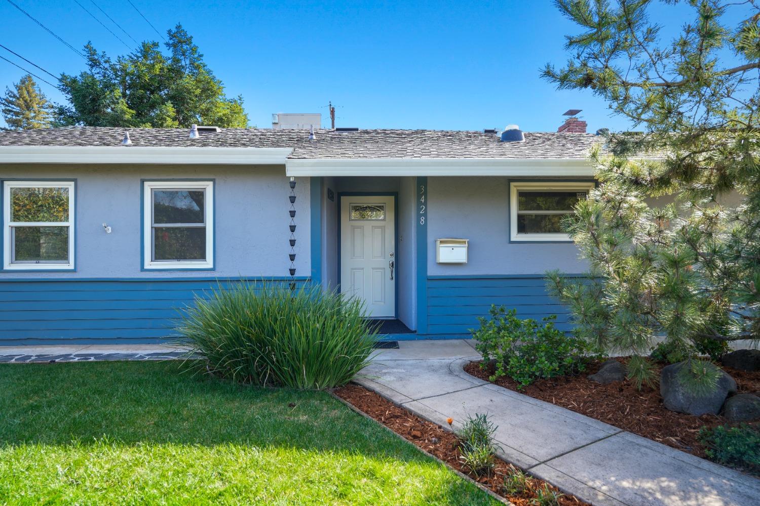 Detail Gallery Image 1 of 1 For 3428 Ardenridge Dr, Sacramento,  CA 95864 - 4 Beds | 2 Baths