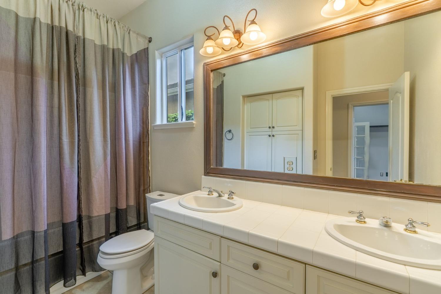 Detail Gallery Image 20 of 32 For 4609 via Giardiano, Modesto,  CA 95357 - 3 Beds | 2 Baths