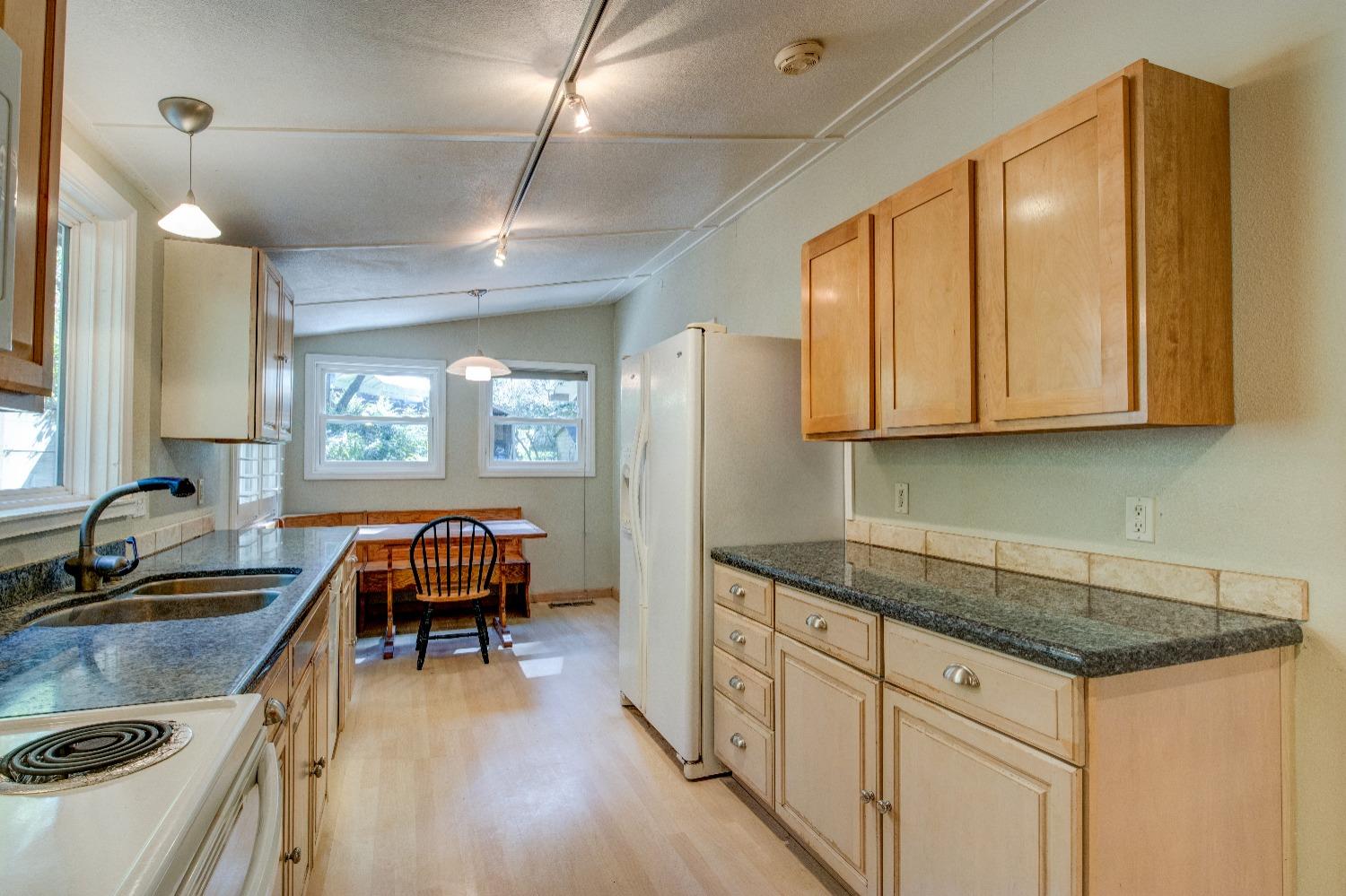 Detail Gallery Image 14 of 73 For 505 Glenwood Cutoff, Scotts Valley,  CA 95066 - 4 Beds | 2 Baths