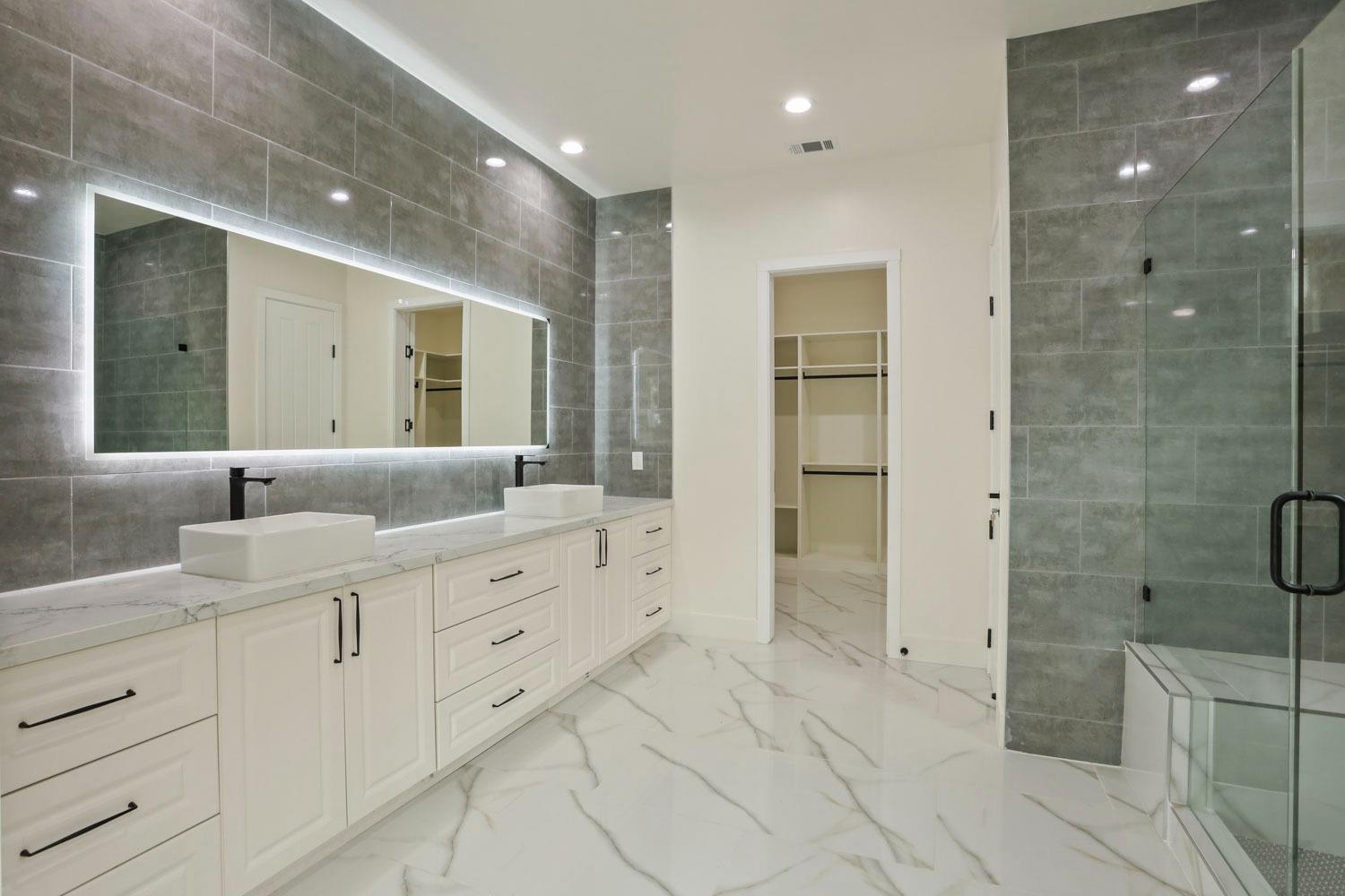Detail Gallery Image 41 of 58 For 2442 Vintage Oaks Ct, Lodi,  CA 95242 - 4 Beds | 3/1 Baths