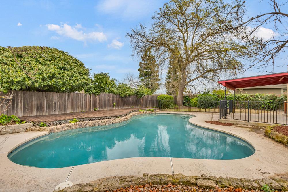Detail Gallery Image 41 of 45 For 1225 58th Ave, Sacramento,  CA 95831 - 3 Beds | 2 Baths