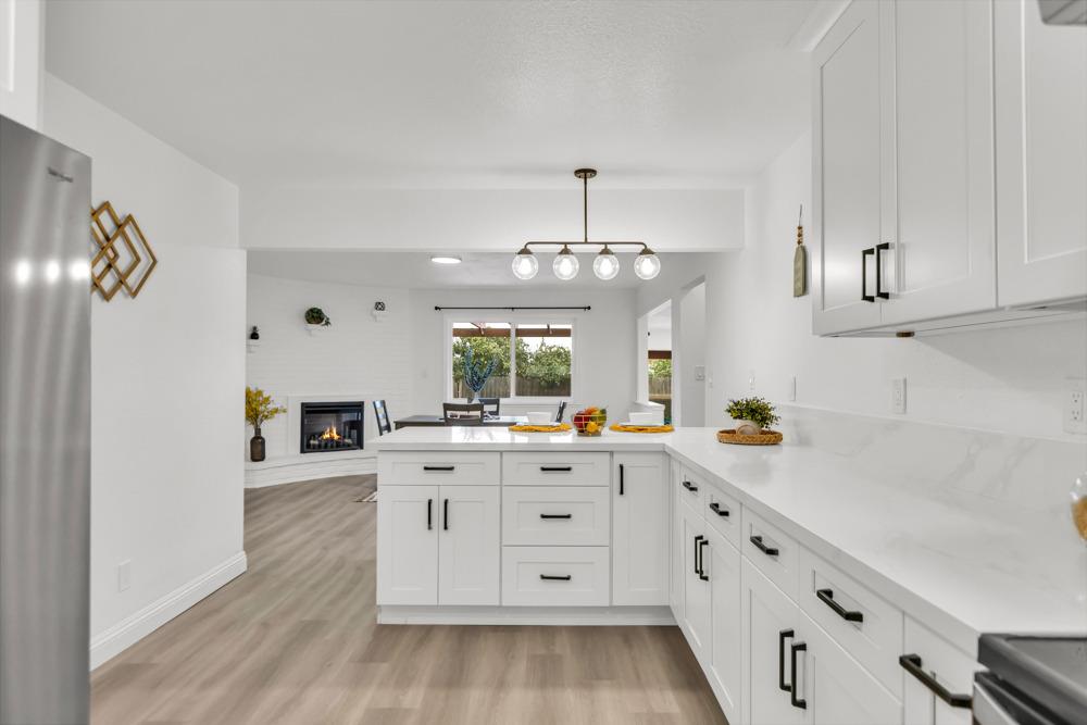 Detail Gallery Image 8 of 45 For 1225 58th Ave, Sacramento,  CA 95831 - 3 Beds | 2 Baths