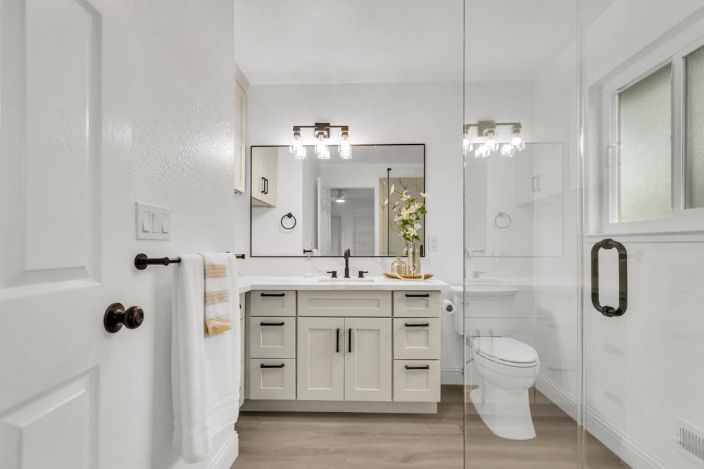Detail Gallery Image 4 of 45 For 1225 58th Ave, Sacramento,  CA 95831 - 3 Beds | 2 Baths