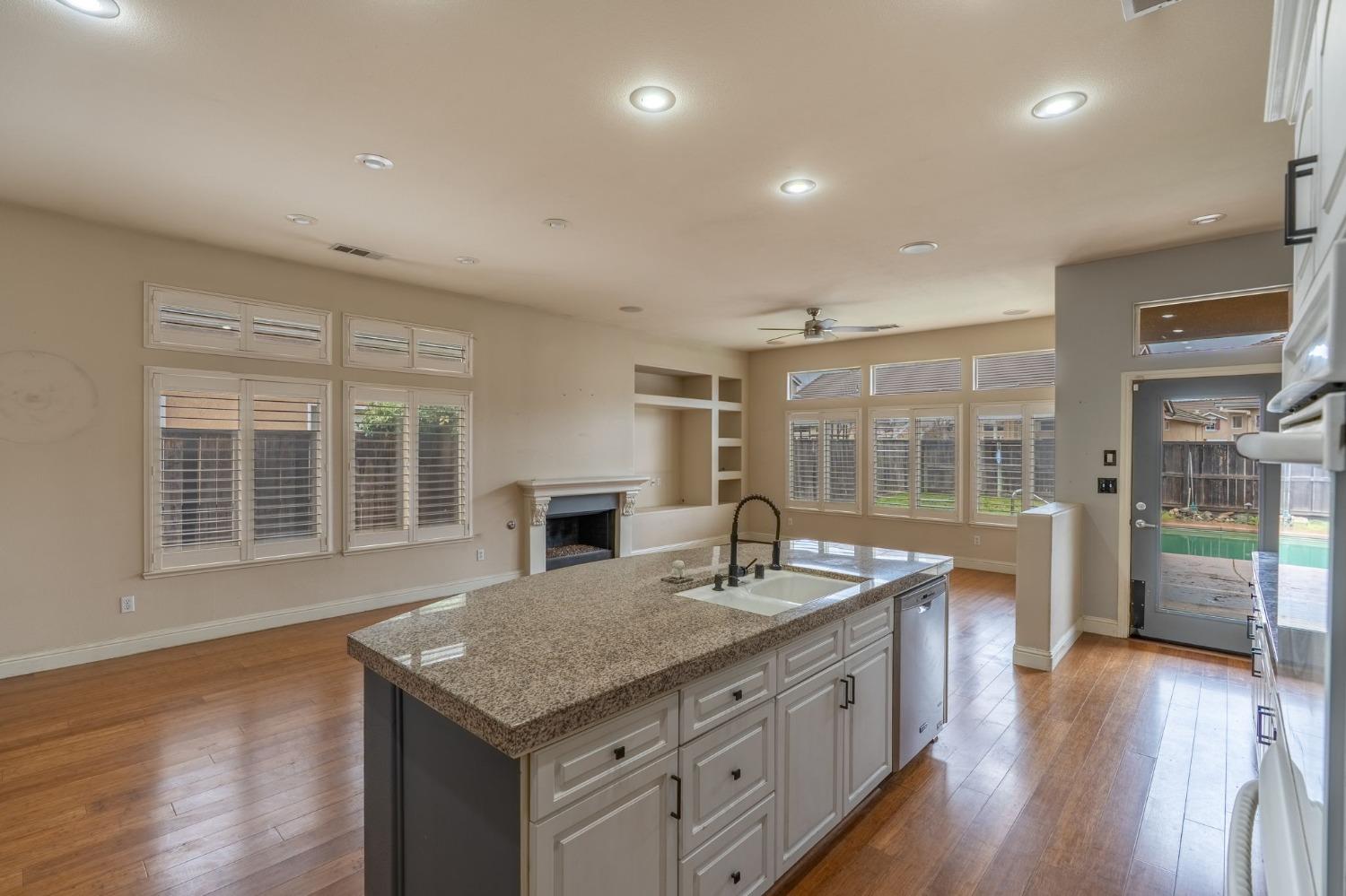 Detail Gallery Image 11 of 32 For 4609 via Giardiano, Modesto,  CA 95357 - 3 Beds | 2 Baths
