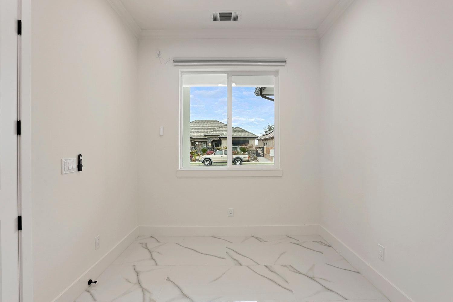 Detail Gallery Image 10 of 58 For 2442 Vintage Oaks Ct, Lodi,  CA 95242 - 4 Beds | 3/1 Baths