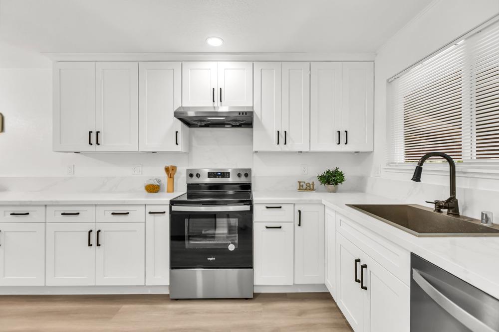 Detail Gallery Image 2 of 45 For 1225 58th Ave, Sacramento,  CA 95831 - 3 Beds | 2 Baths