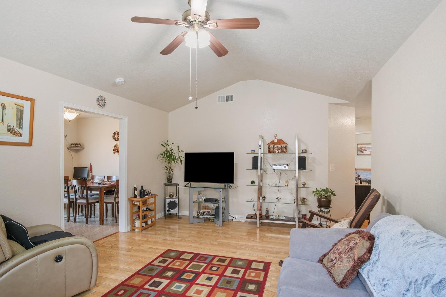 Detail Gallery Image 10 of 18 For 1509 Prospect Ln, Modesto,  CA 95355 - 3 Beds | 2 Baths