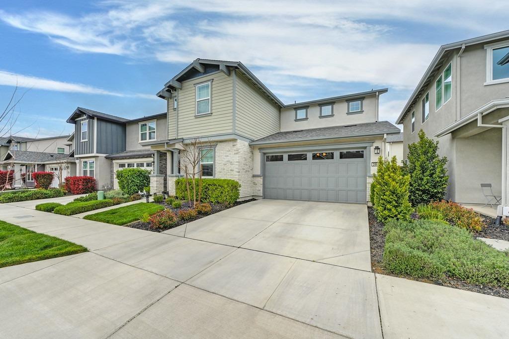 Detail Gallery Image 1 of 1 For 2867 Lemon Twist Ave, Sacramento,  CA 95833 - 5 Beds | 3/1 Baths