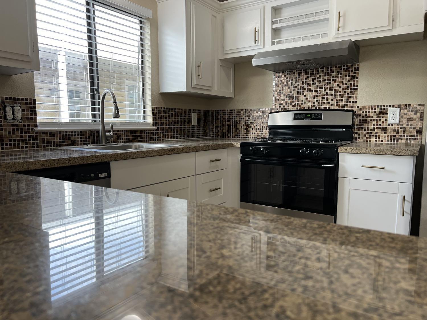 Detail Gallery Image 4 of 23 For 19960 American Ave 67, Hilmar,  CA 95324 - 2 Beds | 2 Baths